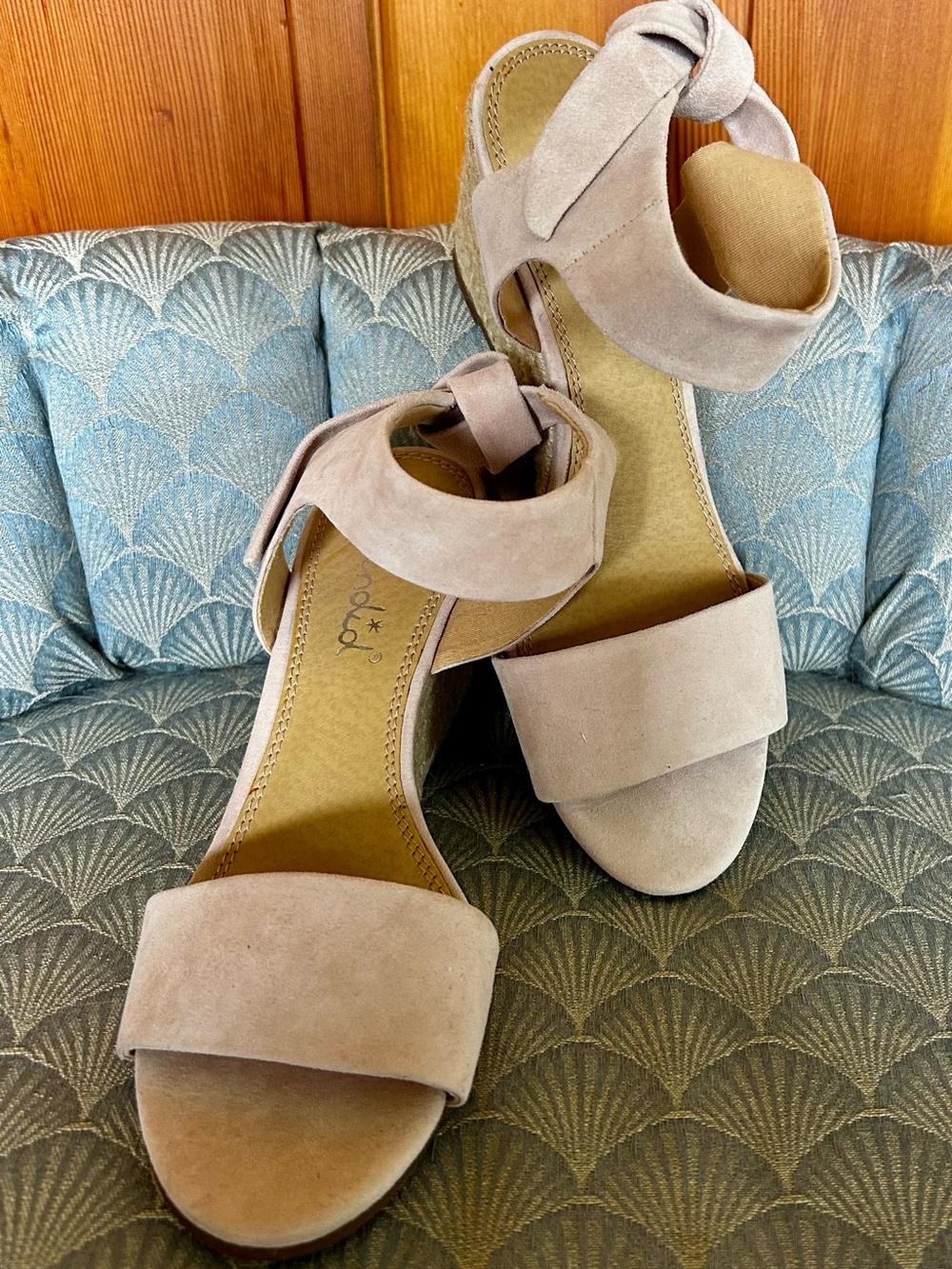 Splendid Suede Knot-Ankle Wedge Espadrille in Light Taupe SZ 8.5